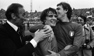 Italia,_1976,_Bearzot,_Tardelli_e_Bettega